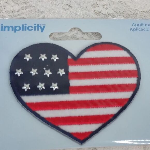 American Flag Heart Iron-On Embroidery Patch - Picture 8 of 9